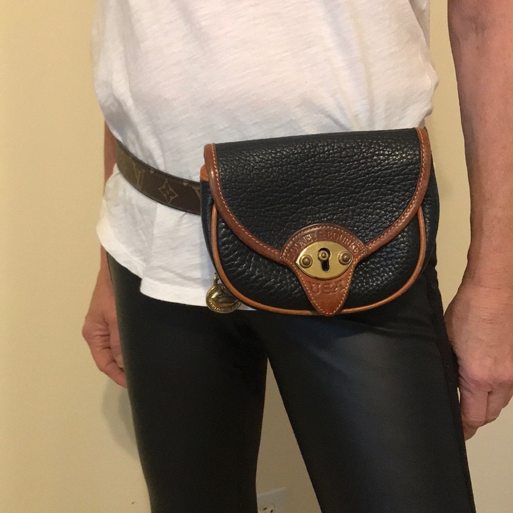 Vintage Dooney & Bourke Crossbody Belt Bag
